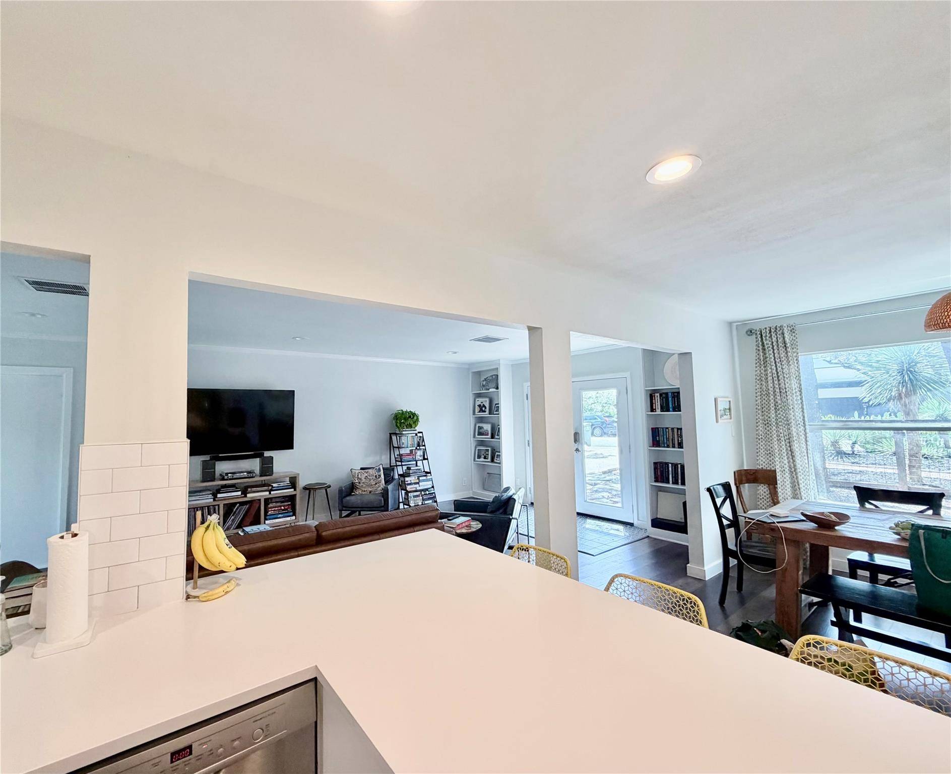 435 Brady LN, Austin, TX 78746