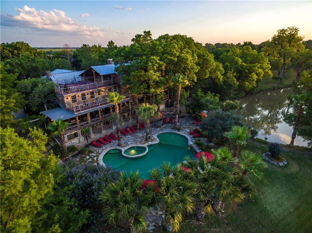 402 County Road 417A, Out Of State, TX 76685