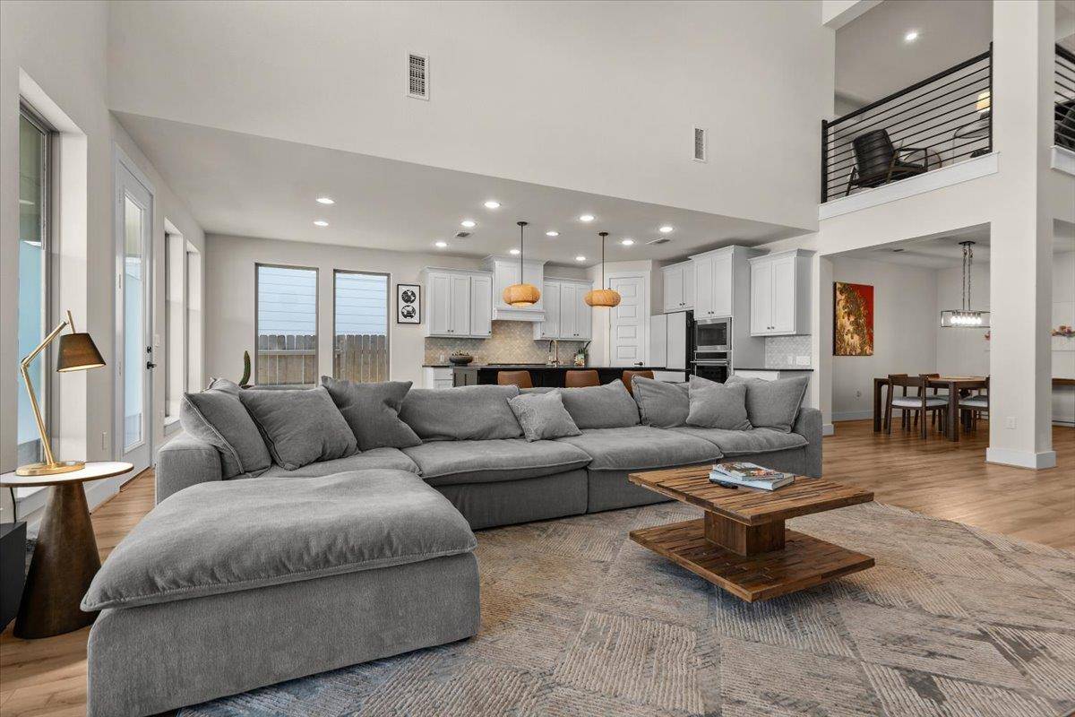 9300 Flatbush DR, Austin, TX 78744