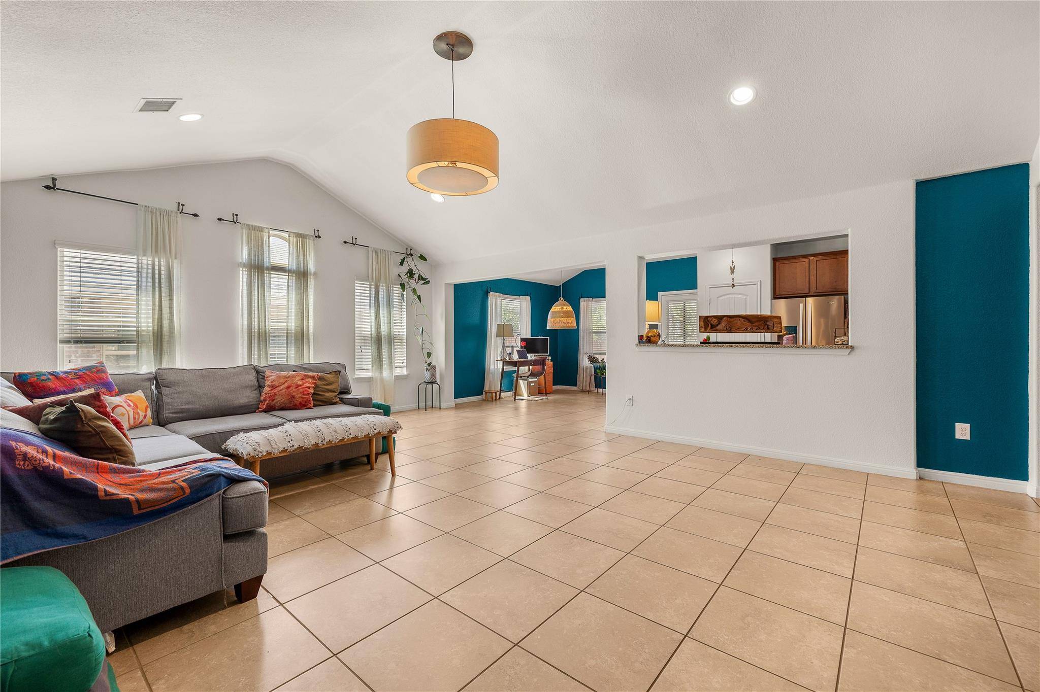 633 Schefer ST, Leander, TX 78641