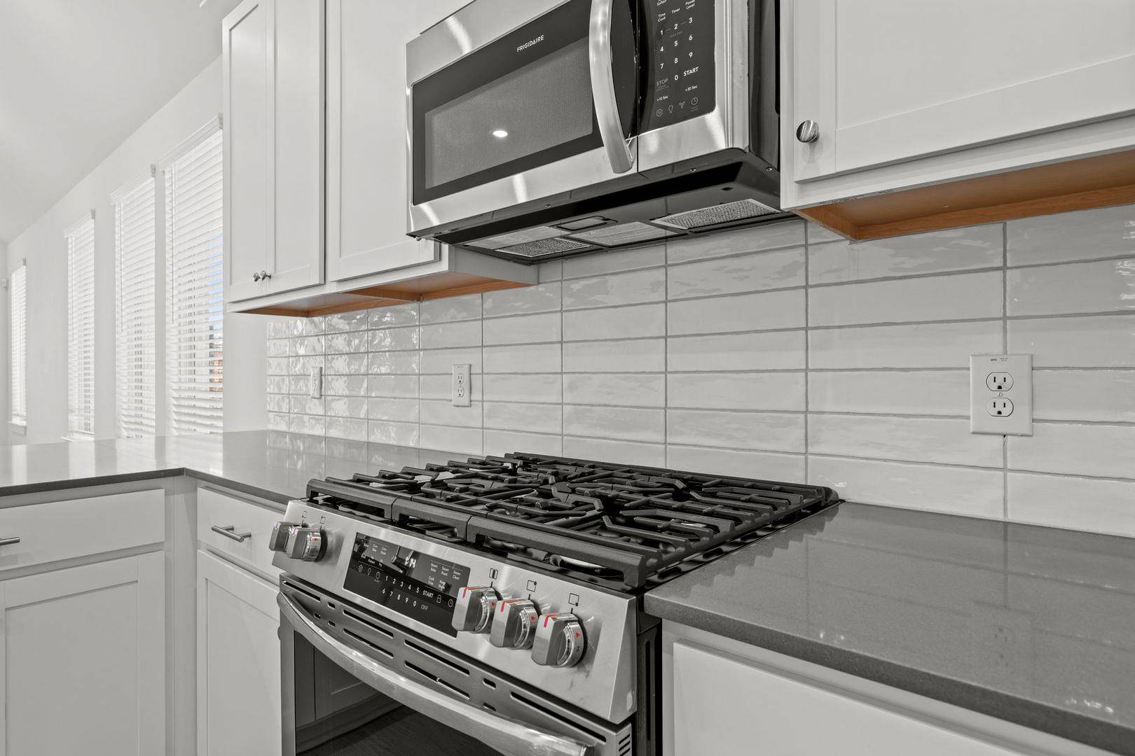 216 Rock Daisy TRL, Hutto, TX 78634