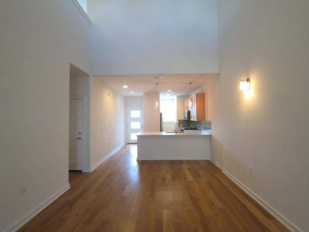 6800 Manchaca RD #4, Austin, TX 78745