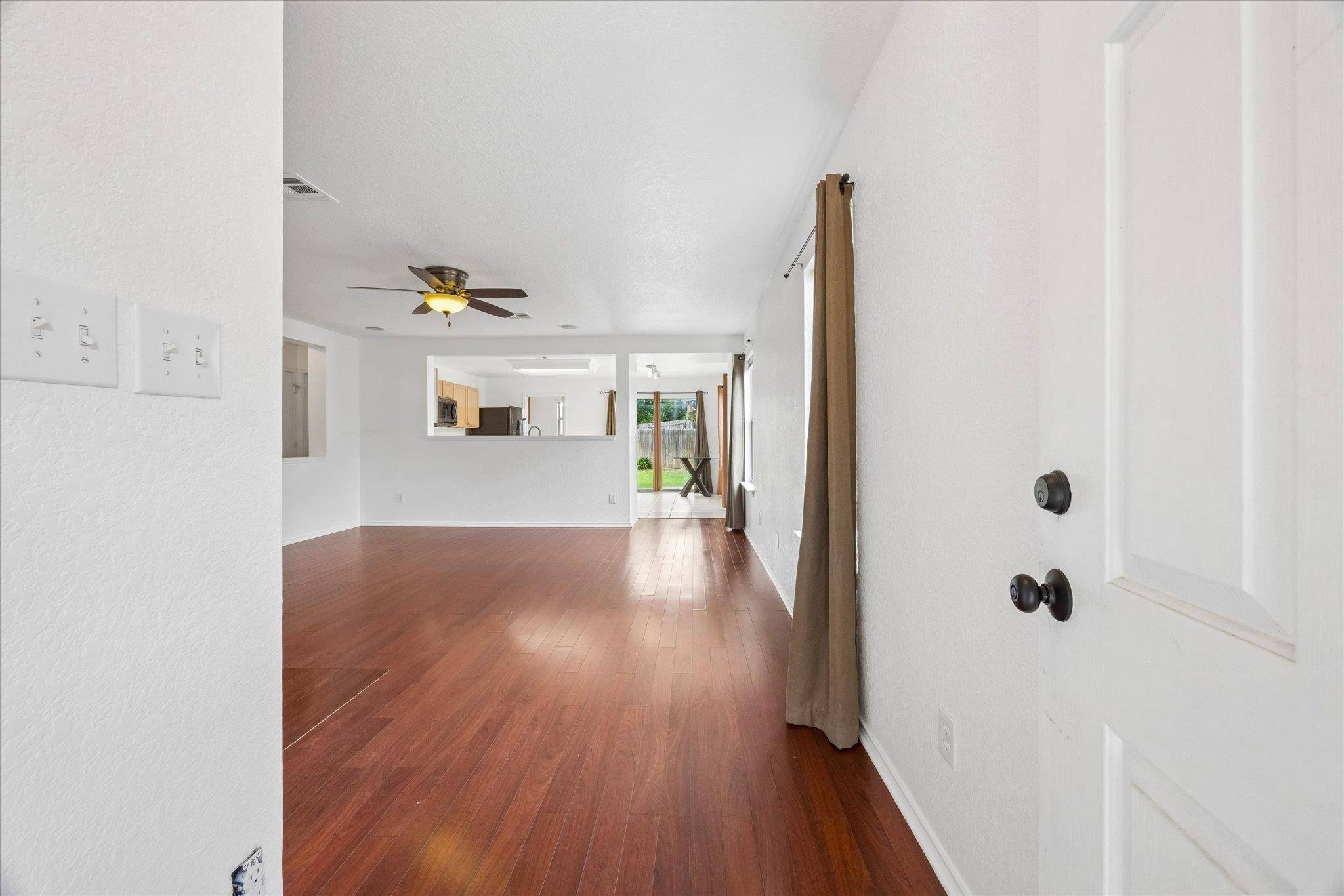 141 Beech DR, Kyle, TX 78640