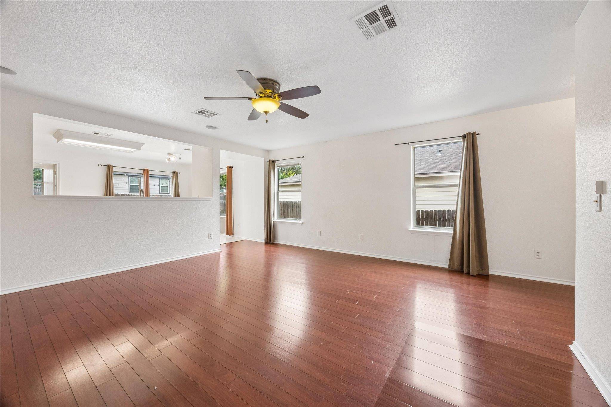 141 Beech DR, Kyle, TX 78640