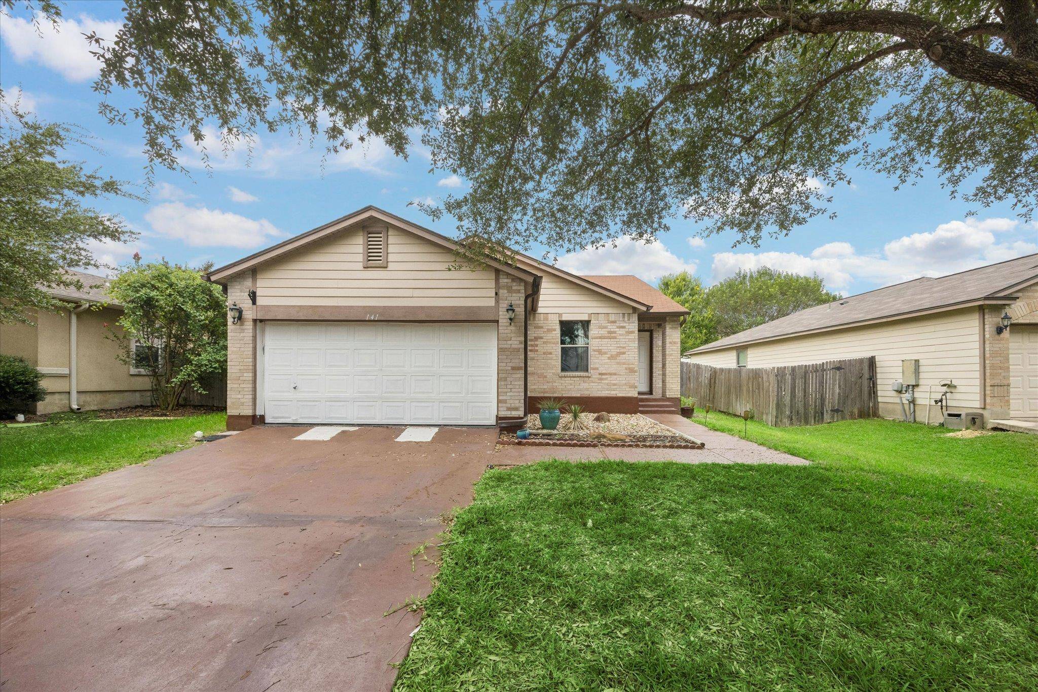 141 Beech DR, Kyle, TX 78640