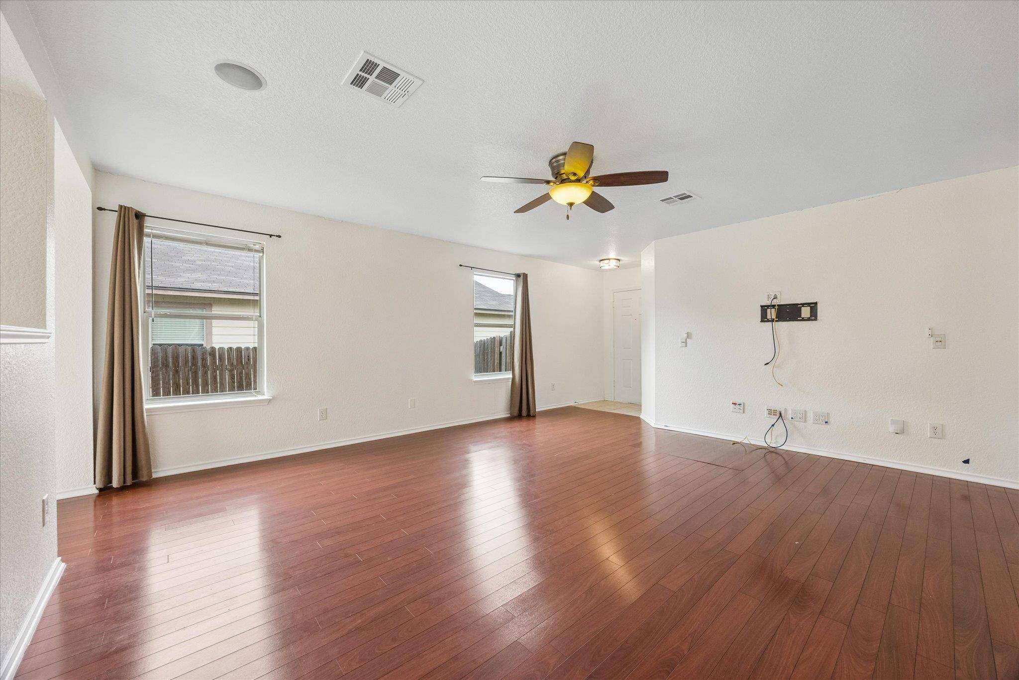 141 Beech DR, Kyle, TX 78640