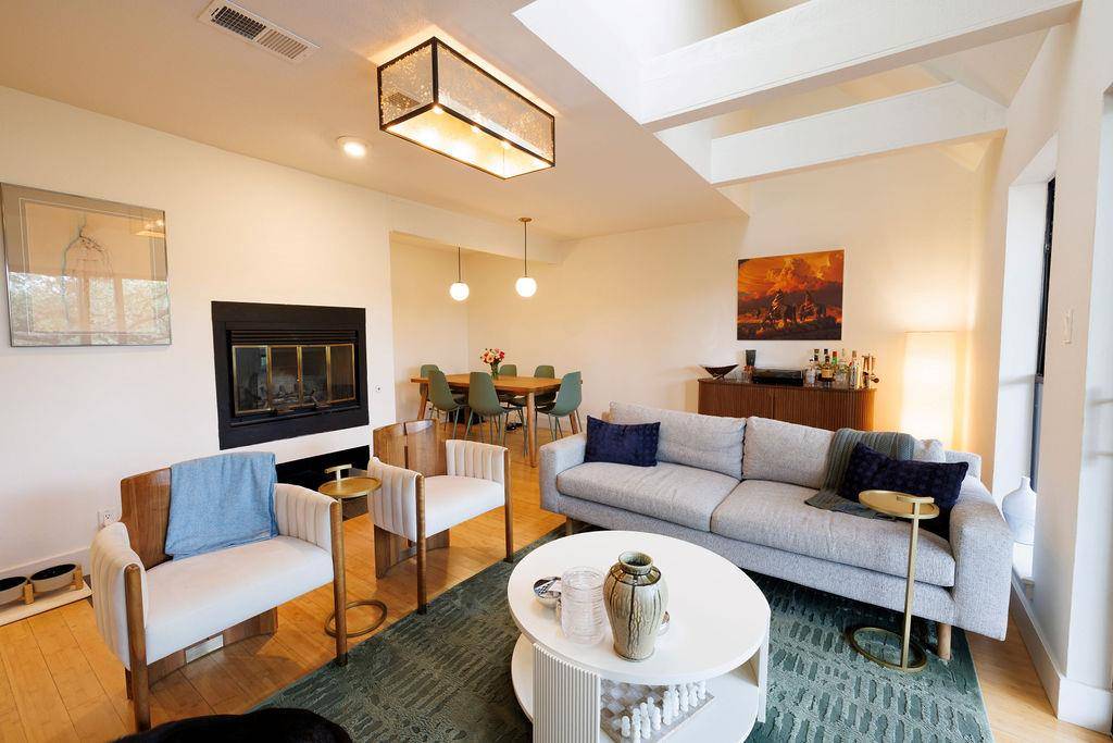7320 Cave HOLW, Austin, TX 78750