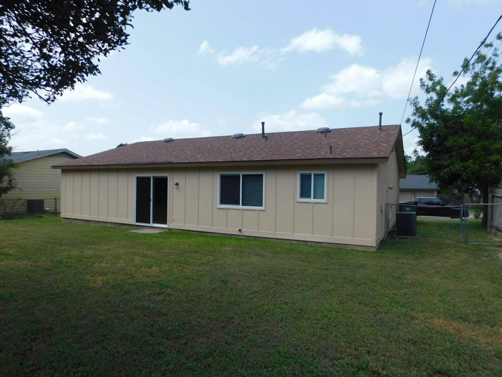 1902 Aberdeen DR, Round Rock, TX 78664