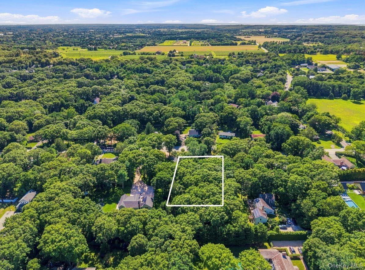 153 Huntington Crossway, Bridgehampton, NY 11932