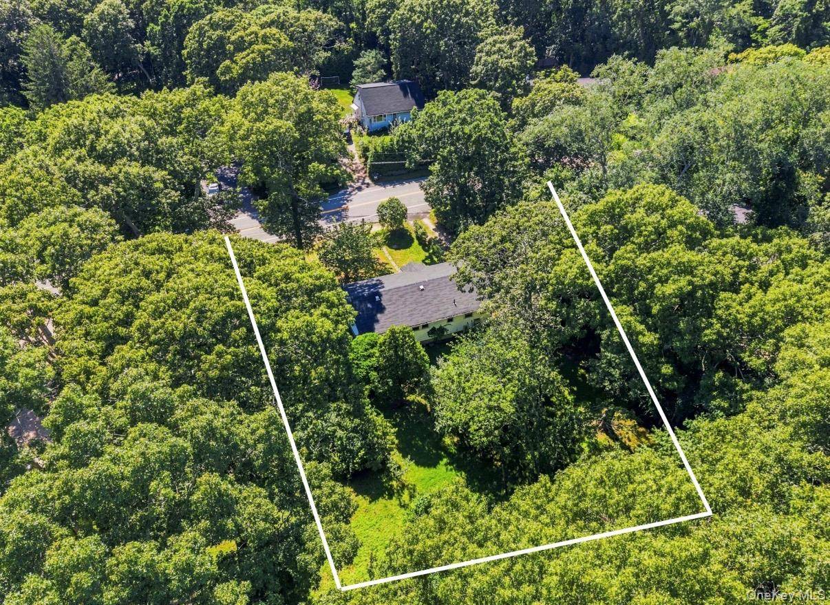 153 Huntington Crossway, Bridgehampton, NY 11932