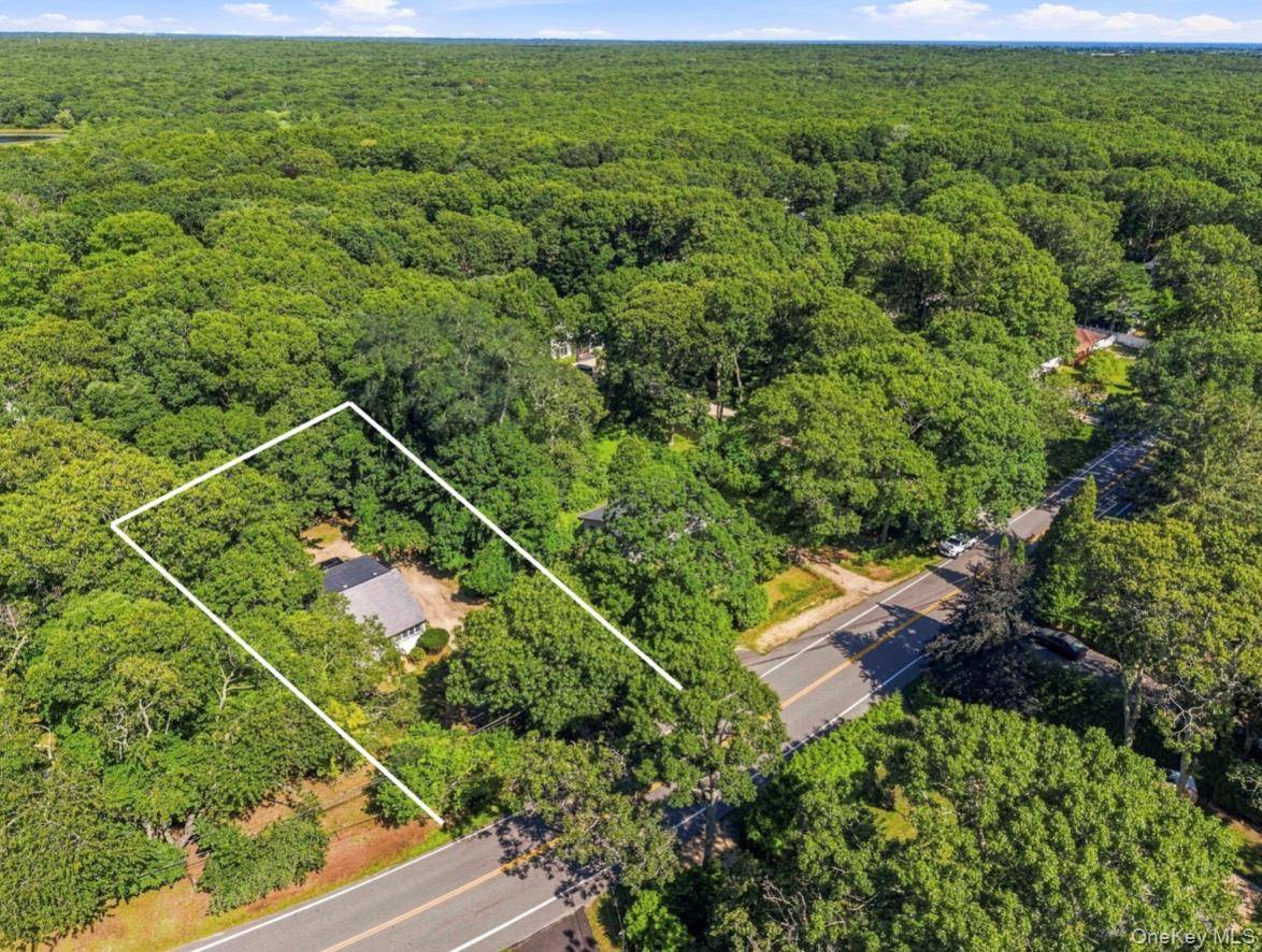 153 Huntington Crossway, Bridgehampton, NY 11932