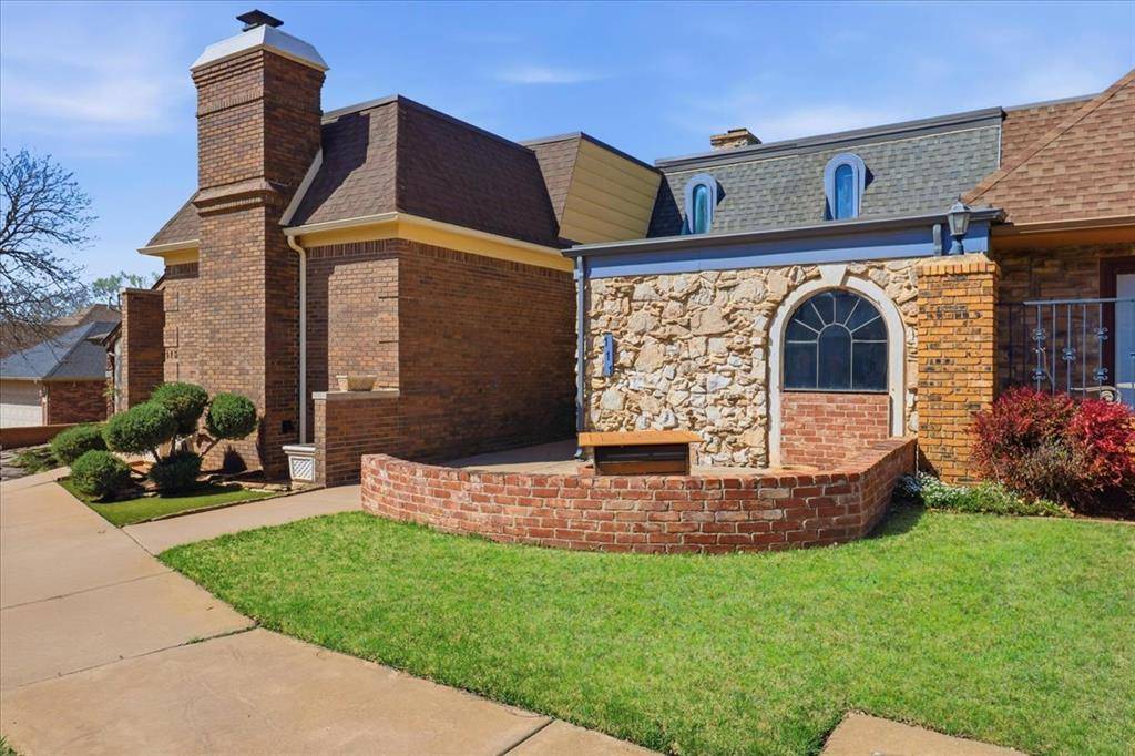 111 The Hills ST, Clinton, OK 73601