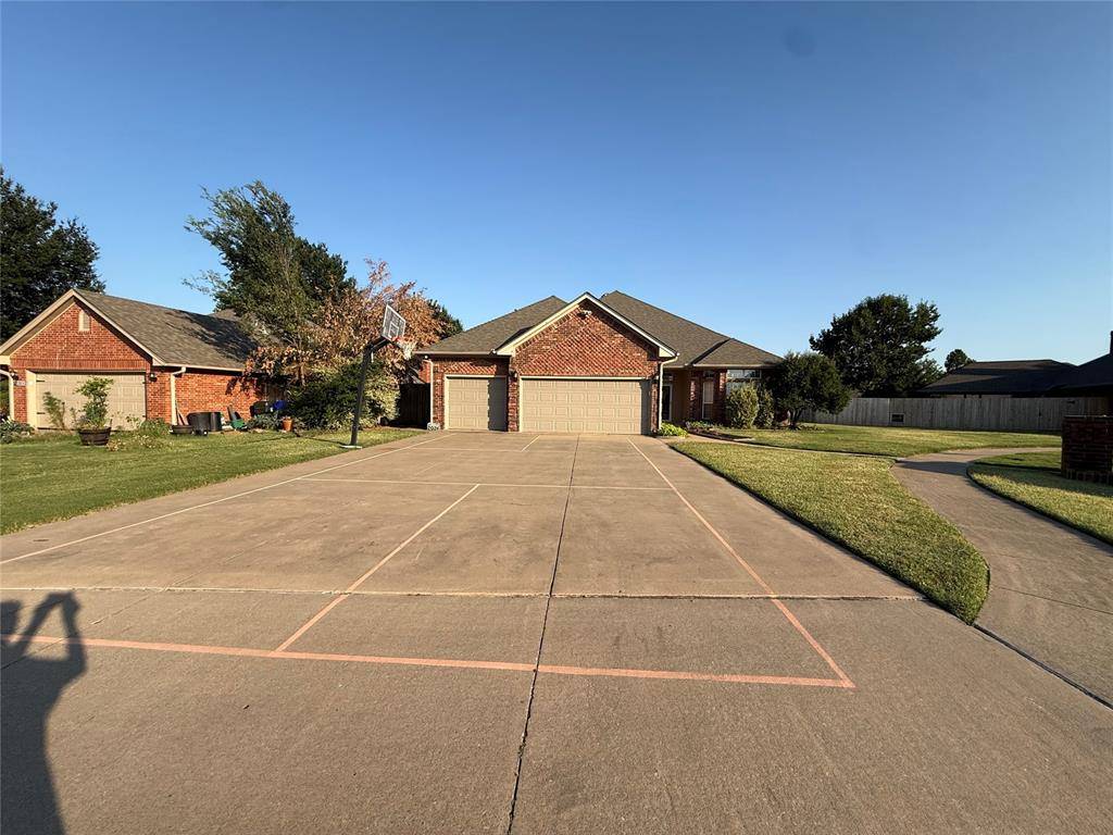 3908 Brunswick LN, Norman, OK 73072