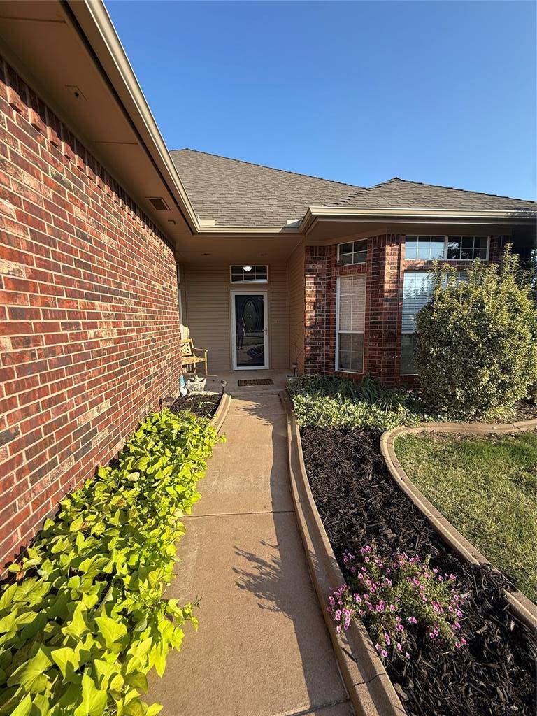 3908 Brunswick LN, Norman, OK 73072