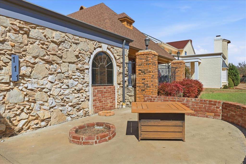 111 The Hills ST, Clinton, OK 73601