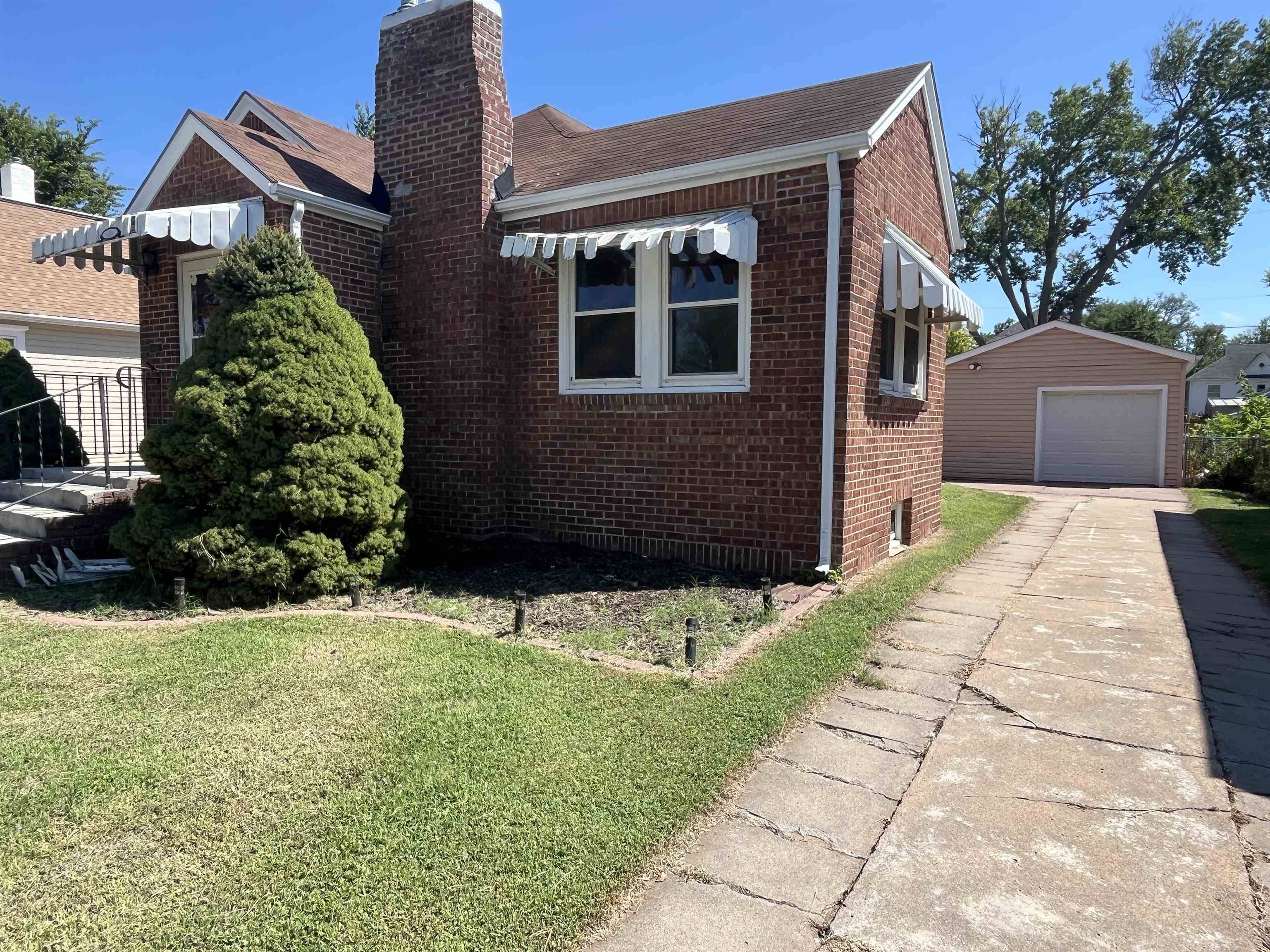 116 E Minneapolis Avenue, Salina, KS 67401