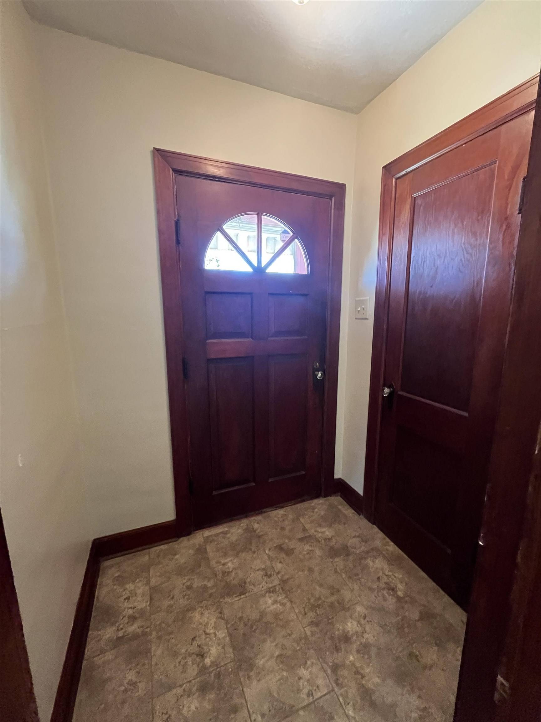116 E Minneapolis Avenue, Salina, KS 67401