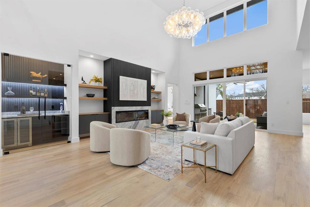 9428 Hobart Street, Dallas, TX 75218