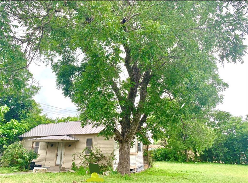 206 W Lockhart ST, Kyle, TX 78640