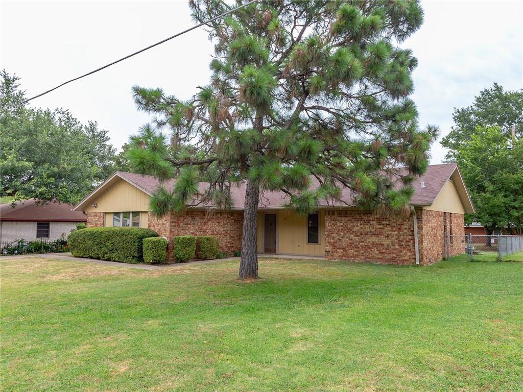 614 Miller ST, Rockdale, TX 76567