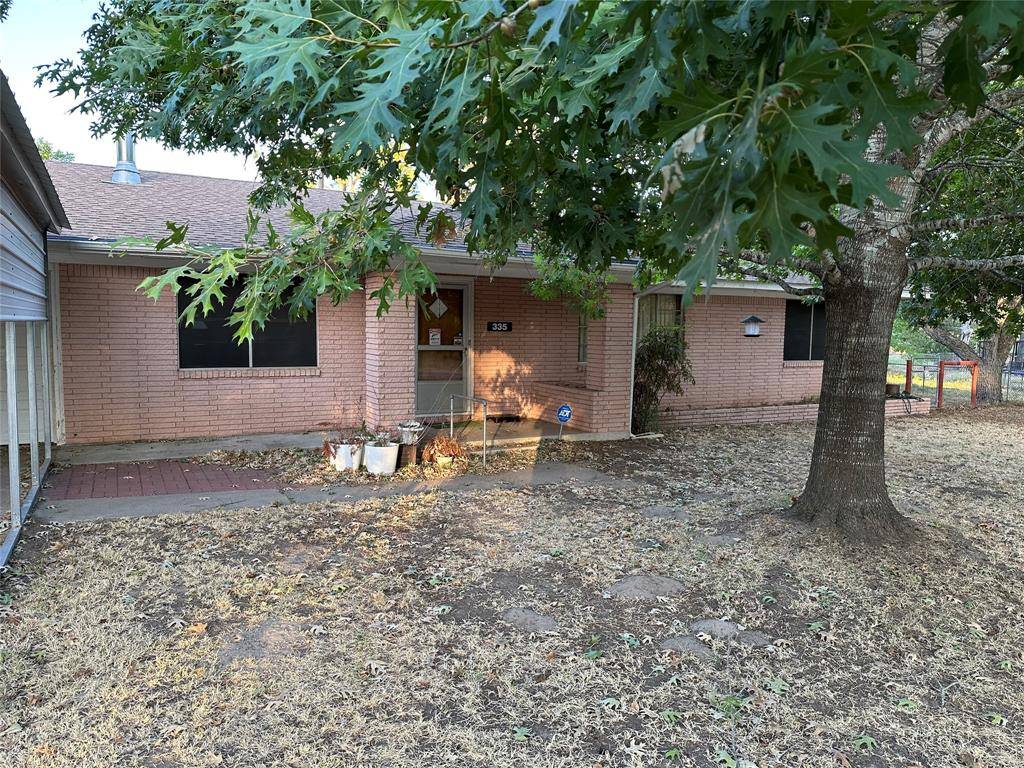 335 Estelle DR, Rockdale, TX 76567