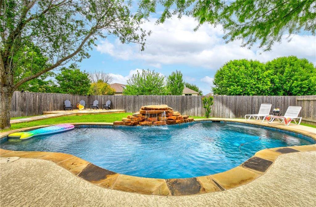312 Lone Star BLVD, Hutto, TX 78634
