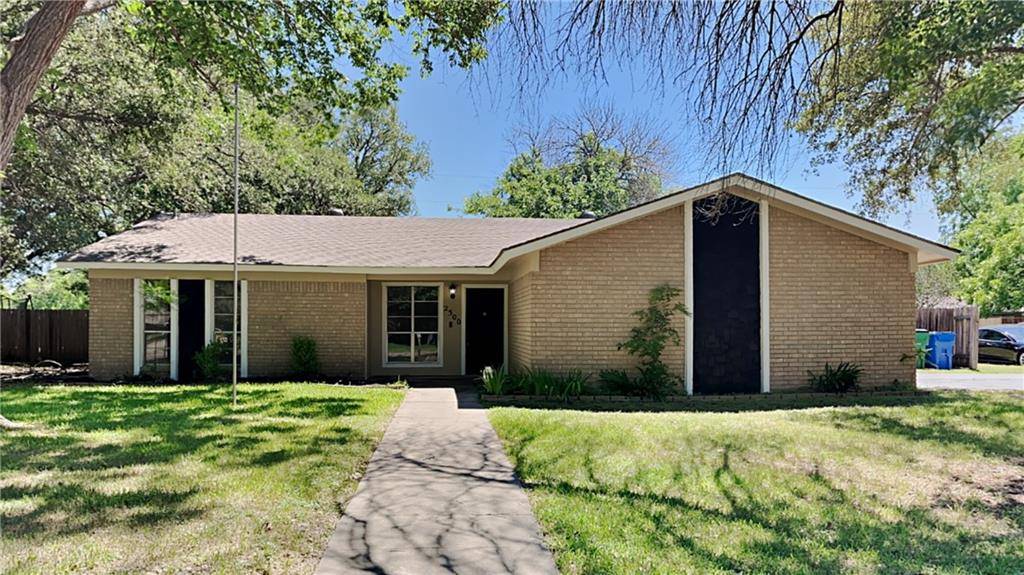 2500 Smith Ave, Taylor, TX 76574