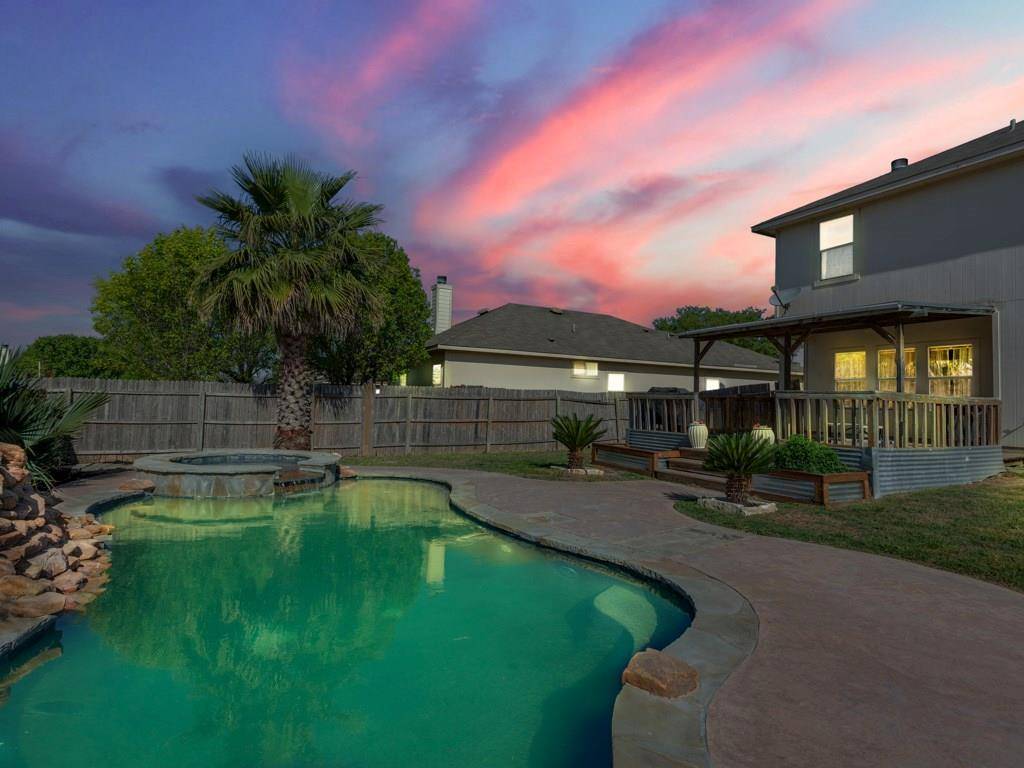 121 Brown ST, Hutto, TX 78634