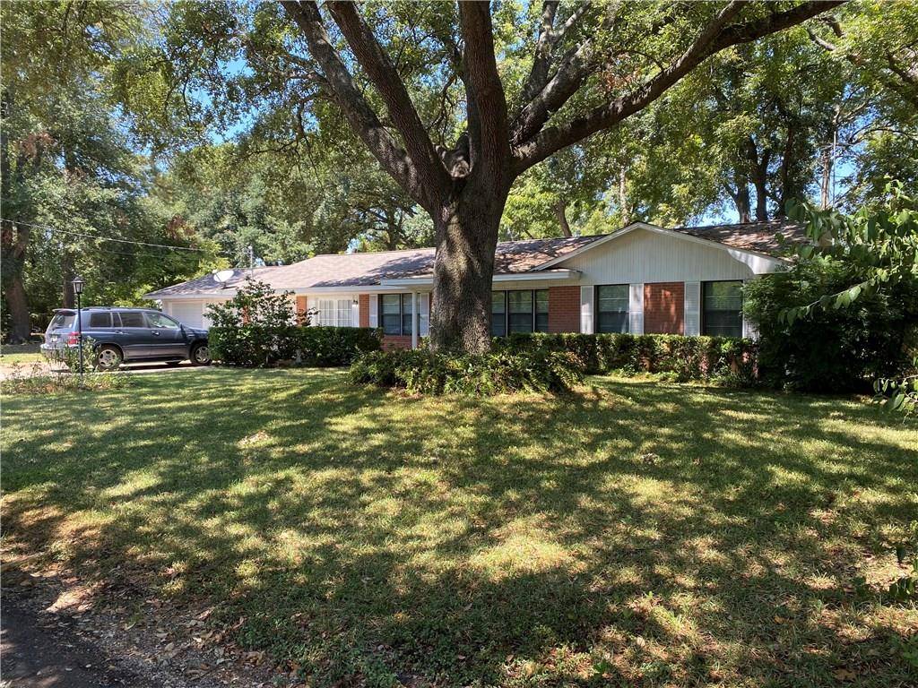 708 E 13th ST, Cameron, TX 76520
