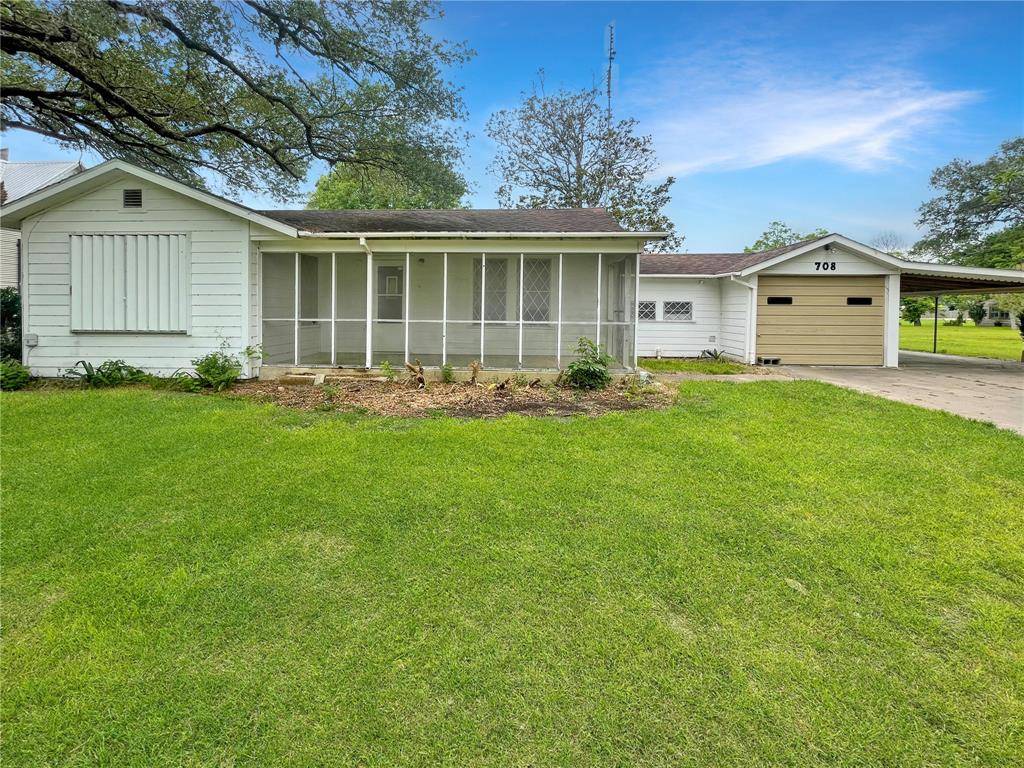 708 S Pecan ST, Moulton, TX 77975