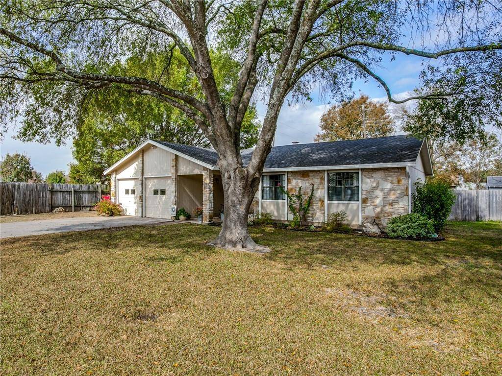 1420 Hillcrest DR, Taylor, TX 76574