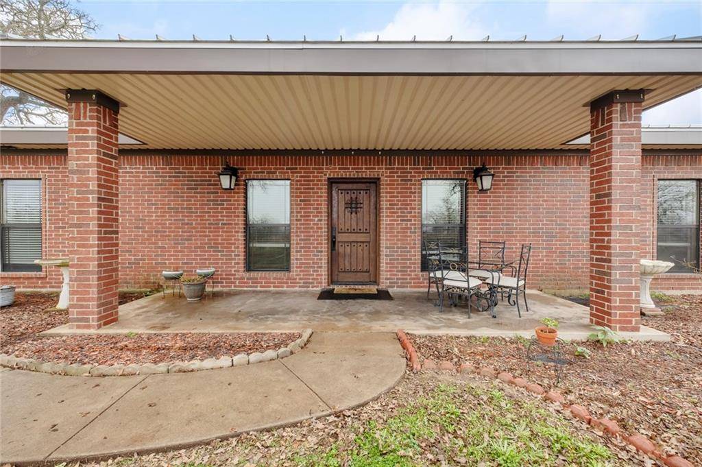 1176 Private Road 5011, Ledbetter, TX 78946