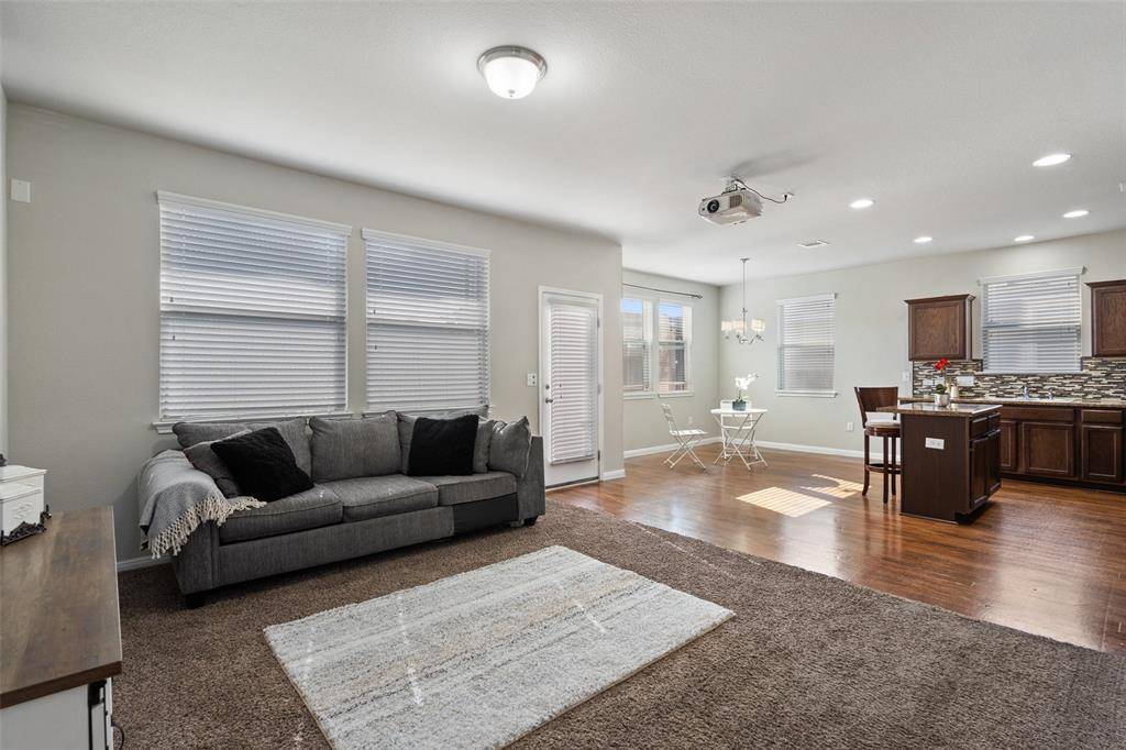 290 Eagle Brook LN, Buda, TX 78610
