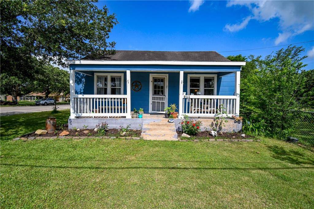 611 N Orange ST, Giddings, TX 78942