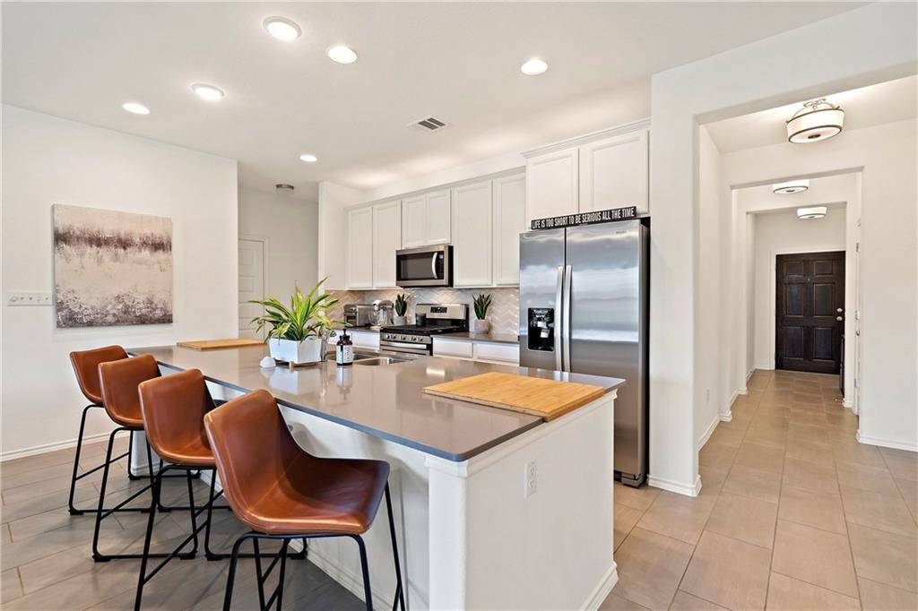 801 S San Marcos ST, Manor, TX 78653