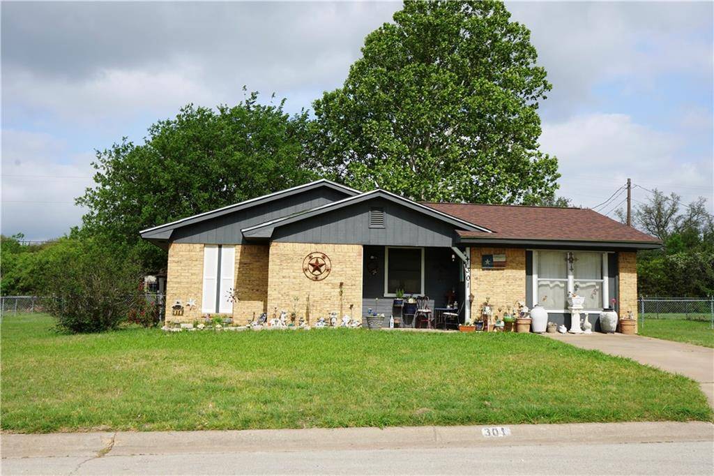 301 Valley View DR, Gatesville, TX 76528