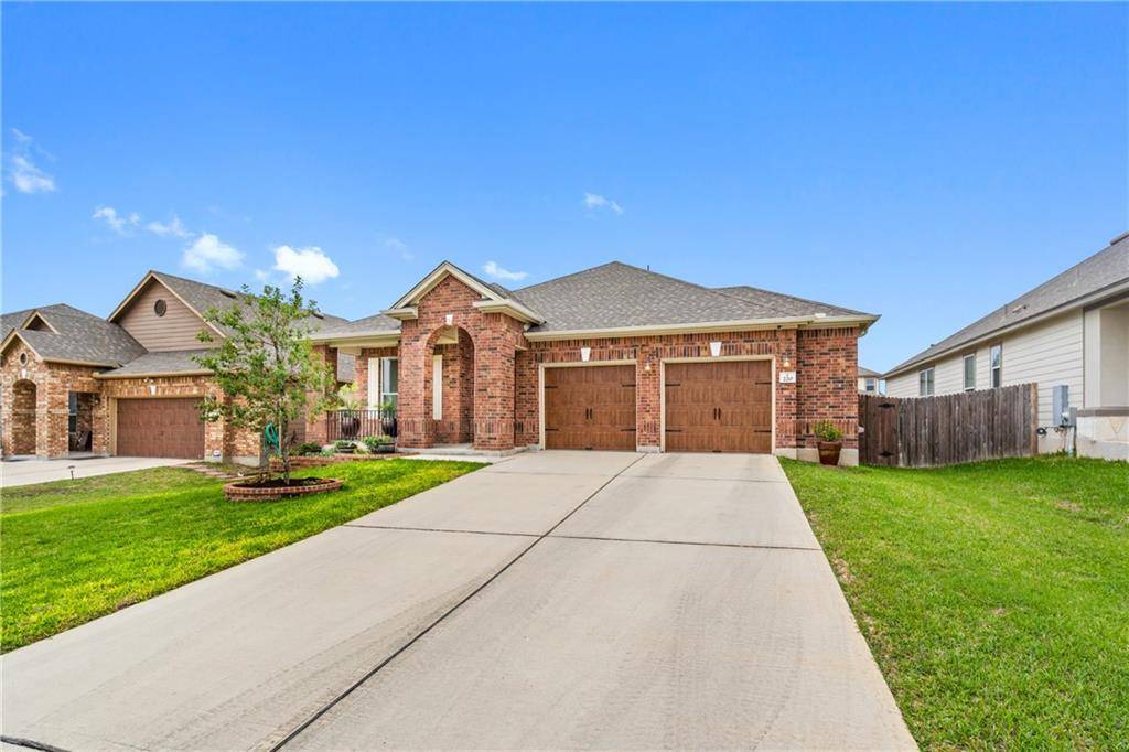 220 Fender DR, Kyle, TX 78640