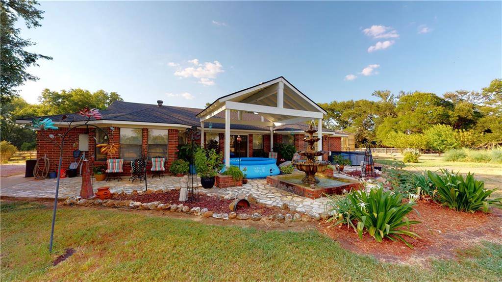 3844 E FM 696 RD, Lexington, TX 78947