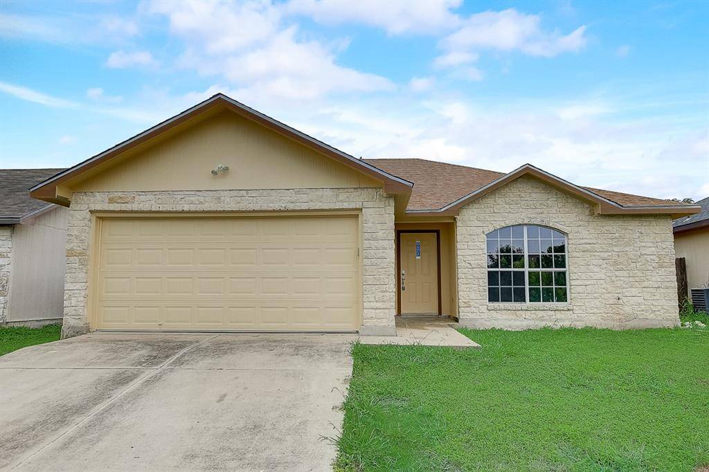 304 Moonstone DR, Jarrell, TX 76537