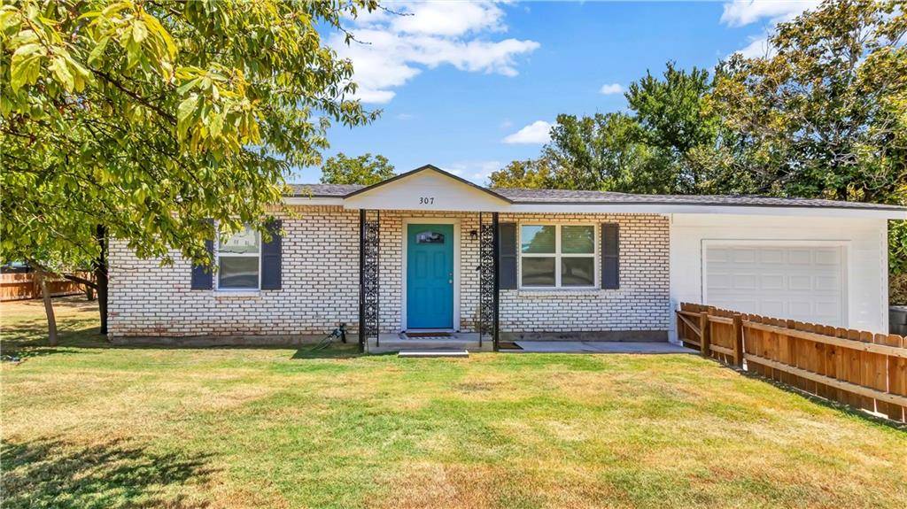 307 N Hackberry ST, Lampasas, TX 76550