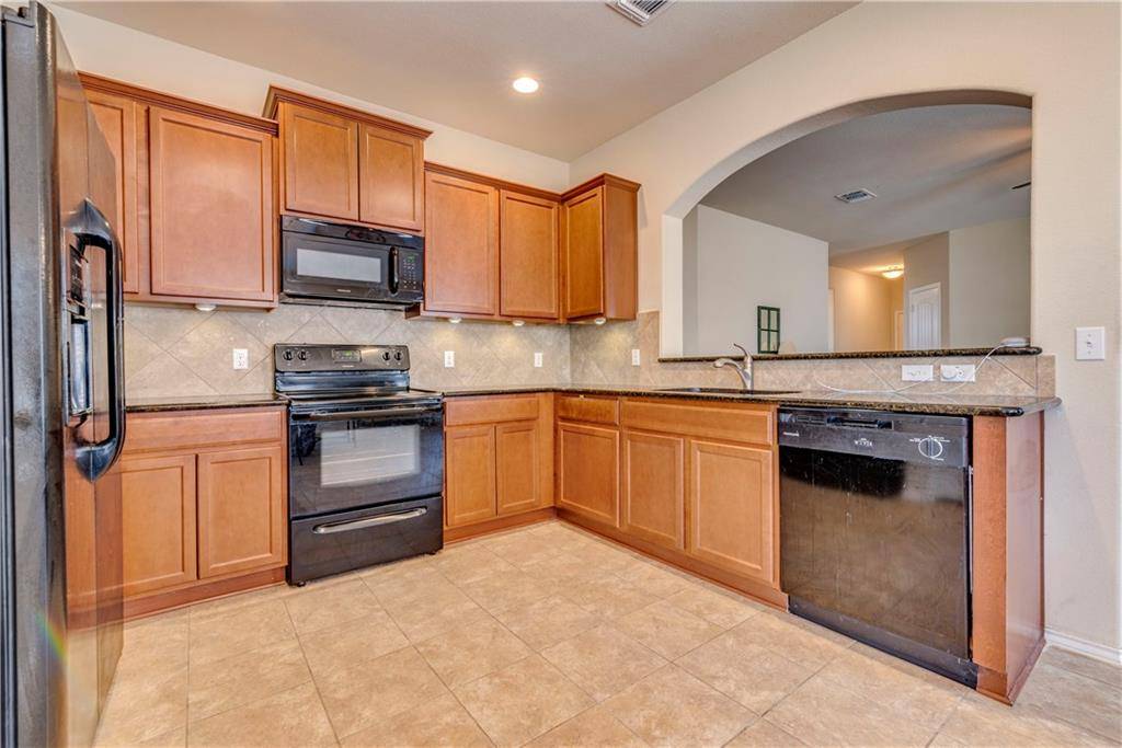 157 Zoisite LN, Jarrell, TX 76537