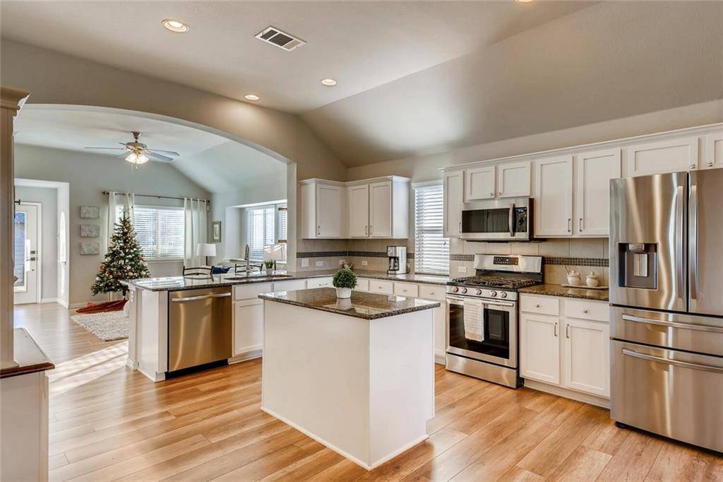 376 Tilly LN, Buda, TX 78610
