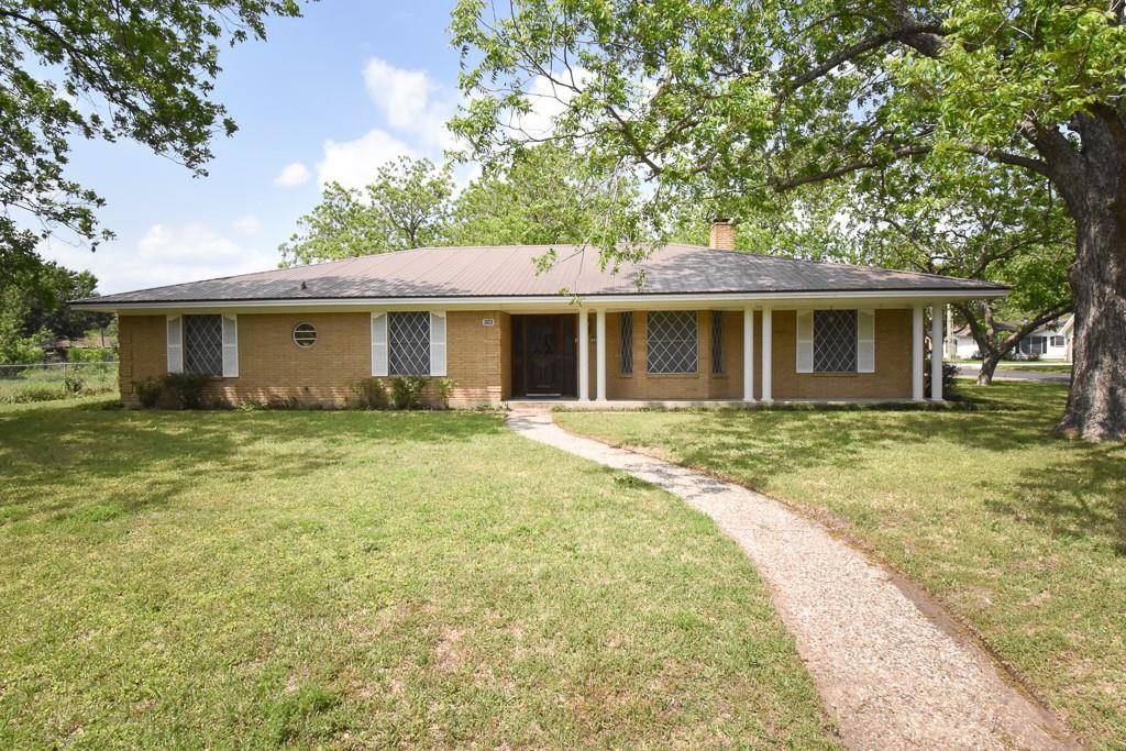 303 N 2nd ST, Thorndale, TX 76577