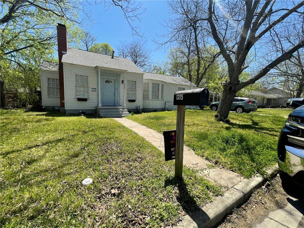 1315 Wallace ST, Taylor, TX 76574