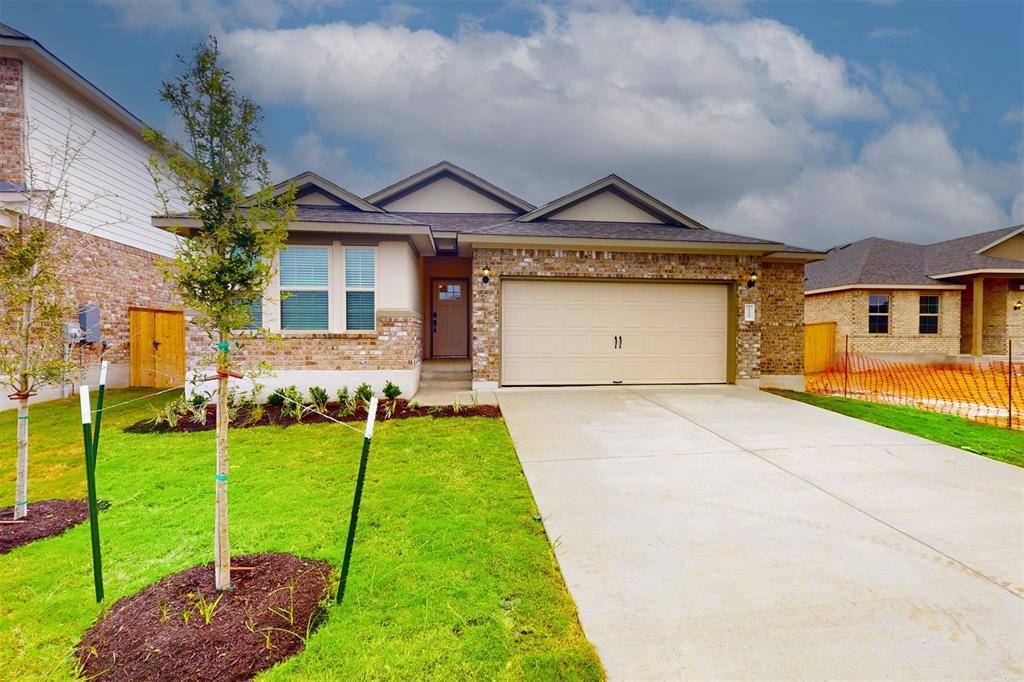 135 Hackberry LN, Bastrop, TX 78602