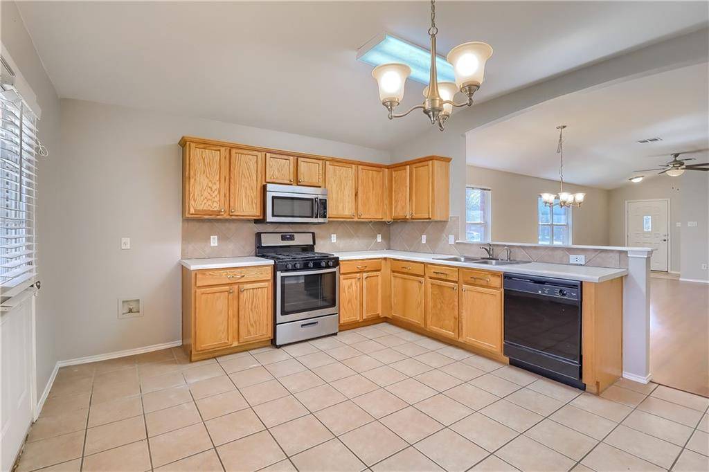 107 Spur CV, Kyle, TX 78640