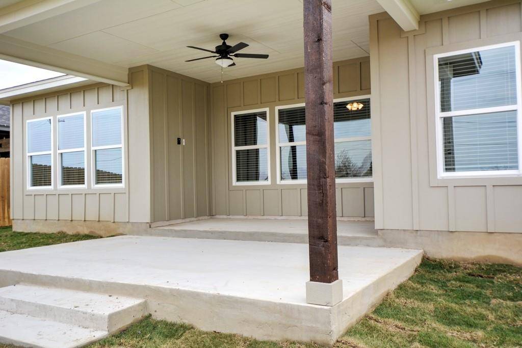 116 Seattle Slew DR, Jarrell, TX 76537