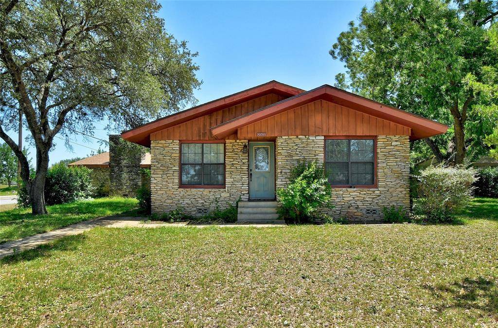 806 W 2nd ST, Kyle, TX 78640
