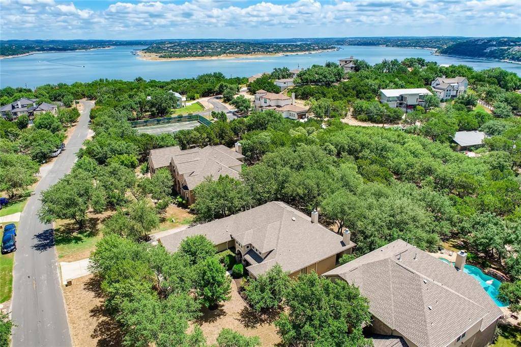 2105 Lakehurst RD, Spicewood, TX 78669