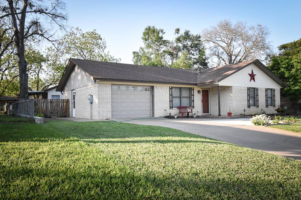 1600 Pecos Ave, Rockdale, TX 76567